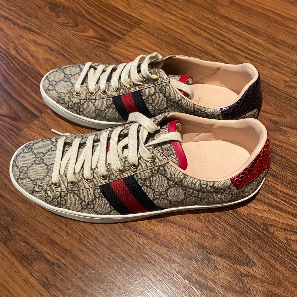 New without tags:Gucci ace supreme sneakers! In size 40.